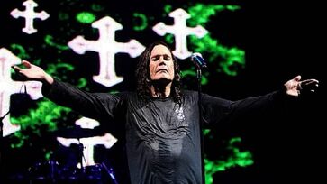 Ozzy Osbourne morreu em decorrência de uma parada cardíaca fora do hospital