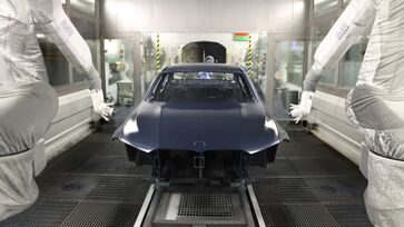 Pintura da BMW Série 3 é feita com tecnologia de ponta em Araquari