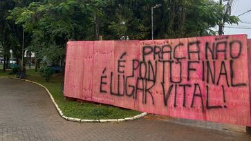 Prefeitura de Ubatuba deve retirar tapumes da Praça 13 de Maio em 3 dias