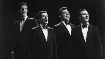 Banda dos anos 60 é dona de hits como Beggin, Big Girls Don't Cry, Can't Take My Eyes Off You, Sherry e Walk Like a Man