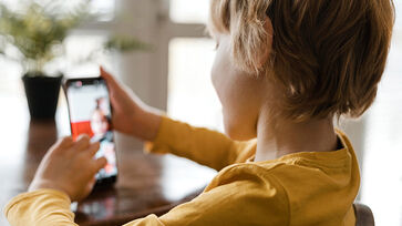 Novo projeto de lei destaca a privacidade e segurança de crianças e adolescentes nas redes sociais