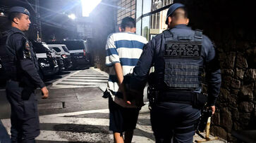 Polícia Militar (PM) prendeu durante um patrulhamento de rotina um homem procurado pela Justiça em Taboão da Serra, na Grande São Paulo