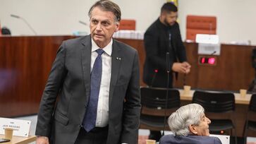 Bolsonaro está proibido de usar celular, receber visitas e acessar redes sociais