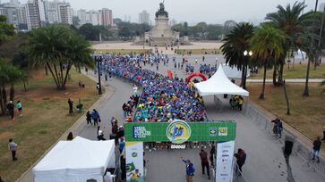 Corrida premia competidores com medalha, troféu e dinheiro