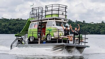 Kombi Boat mantém o visual da icônica Kombi Corujinha 1974