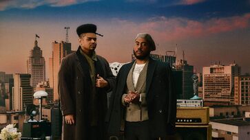 Duo paulista Deekapz acaba de lançar "Deekapz FM", seu aguardado álbum de estreia,