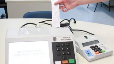 Papel seria visto apenas pelo votante e imediatamente lacrado, sem risco de manuseio