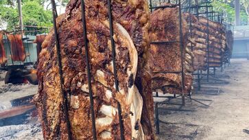 terá meia tonelada de carnes, com opções que vão desde costela a fogo de chão, passando por leitão assado e frango