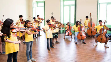 Metodologia pedagógica do Guri é baseada no aprendizado coletivo, valorizando a experiência musical em grupo