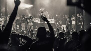 O rap existe há muitos anos, tendo conquistado uma legião de fãs e raízes muito fortes, seja no Brasil ou nos Estados Unidos