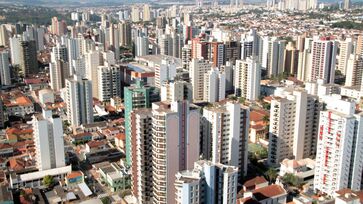 Combinando desenvolvimento econômico, infraestrutura moderna, educação de qualidade e forte vida cultural, Ribeirão Preto é uma das cidades mais promissoras para morar e investir no Brasil.