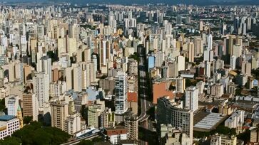 Rios foram em sua maioria enterrados para a construção da cidade