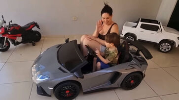 Um mini Lamborghini para os pequenos, com controle parental total e detalhes impressionantes.