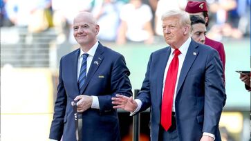 Donald Trump ao lado presidente da FIFA, Gianni Infantino