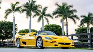 Ferrari F50 amarela que pertenceu ao estilista Ralph Lauren foi arrematada por 9,2 milhões de dólares