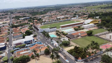 A cidade de cerca de 80 mil habitantes é um importante polo econômico da região de São José do Rio preto