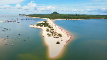 O jornal britânico The Guardian classificou Alter do Chão como a praia mais bonita do Brasil