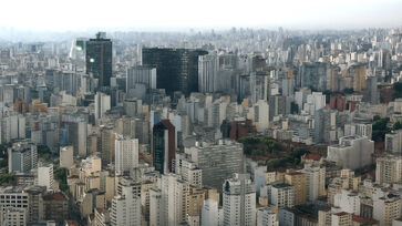 O edifício impressiona pela sua imponência