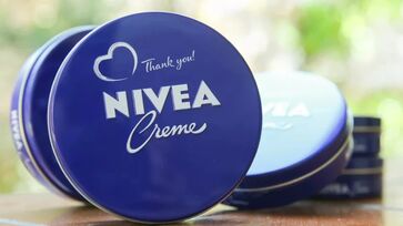 Especialistas explicam que a Nivea cumpre bem seu papel como hidratante básico, mas deve ser associada a outros cuidados.