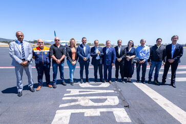Autoridades durante inauguração de novo terminal em aeroporto de Jundiaí