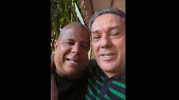 Marcelinho e Luxemburgo no vídeo em que selaram a paz