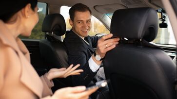 Mulher paga a mais por corrida de aplicativo e motorista devolve o valor excedente; história viraliza nas redes sociais