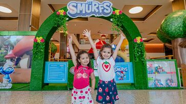 Parque dos Smurfs já está aberto no Iguatemi Alphaville