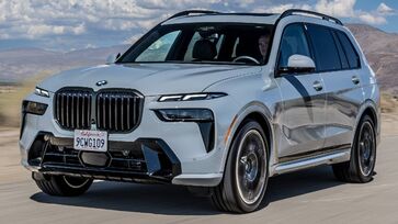 Associado à tecnologia híbrida leve, o SUV tem 381 cavalos de potência e 55,09 kgfm de torque