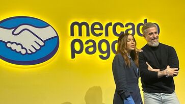 Na primeira campanha, Mion e Anitta convidam clientes a se prepararem para a Black Friday