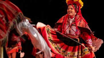 Evento é gratuito e reúne expressões artísticas de diversos países