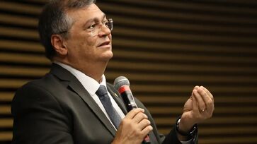Ministro Flávio Dino, do STF, determinou a abertura de inquérito pela Polícia FederaL