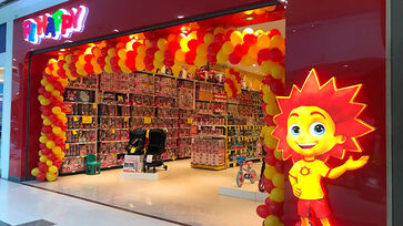 Nas lojas Ri Happy e PBKids, os clientes podem escolher entre chaveiros da Barbie e outros clássicos da Mattel