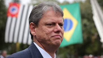 Tarcísio criticou a possibilidade de prorrogação antecipada do contrato da empresa