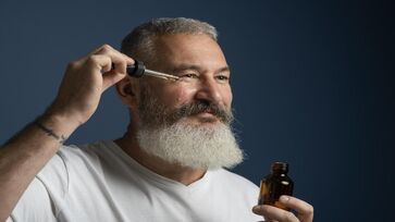 Minoxidil é um medicamento eficaz do crescimento de pelos corporais