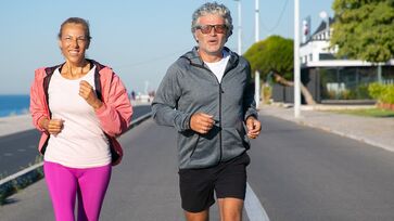 Caminhar na terceira idade pode ajudar a cuidar da saúde cardiovascular e perder gordura