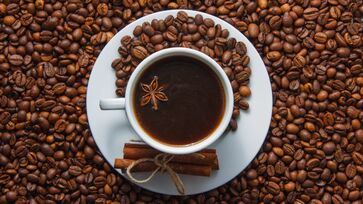 Pessoas com outros fatores de risco para degeneração macular deveriam evitar o consumo de café instantâneo