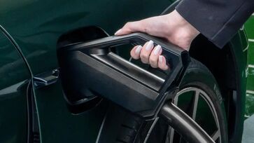 Porsche cobrará R$ 2,90/kW para recarga de veículos elétricos