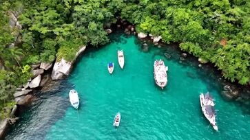 A Ilha dos Cocos mostra que não é preciso cruzar o oceano para viver dias de paz e beleza natural.