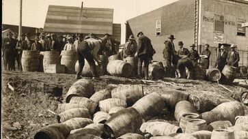 Apreensão de álcool ilegal no Canadá em 1925