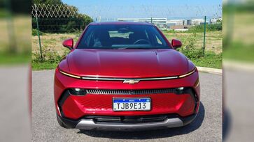 SUV elétrico da Chevrolet passa a custar R$ 349.990 e promete desempenho refinado