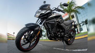 Moto de 150 cilindradas segue voltada ao uso urbano e profissional no dia a dia