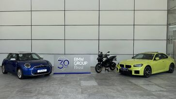 Jornada do grupo no Brasil se iniciou em outubro de 1995, com o escritório de vendas da marca BMW, em São Paulo