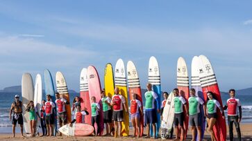 Evento reúne alunos de diferentes níveis para vivenciar três dias de aprendizado e conexão com o mar
