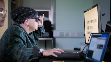 Tratamento consiste em implantar um chip na retina do paciente