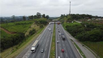 Caso aconteceu por volta das 6h, no quilômetro 98