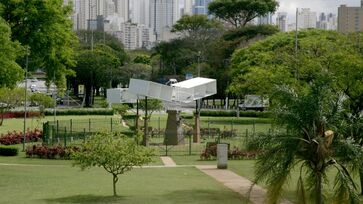 Réplica foi criada em homenagem ao centenário de nascimento de Santos Dumont