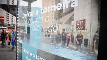 Tótem mostra a partir desta terça-feira (18/11) na prática como o desperdício de água gera impacto