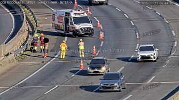 Uma faixa foi interditada; perícia da PM Rodoviária está no local