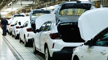 Produção soma 2,23 milhões de veículos no ano; recuo nas vendas externas pressiona resultado de outubro