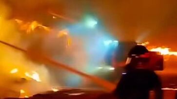 Composição avançava pela Vila Esperança quando os moradores acionaram o Corpo de Bombeiros